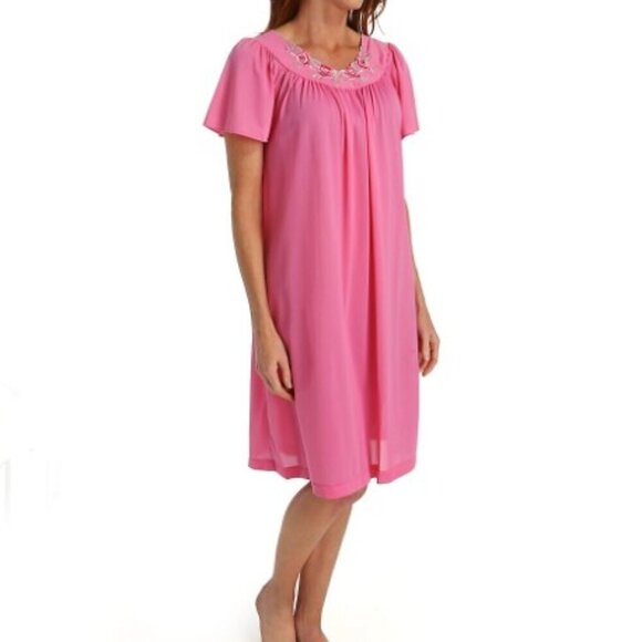 Shadowline Petals Short Sleeve Short Nightgown in Rosy Pink Size 1X NWT - Picture 1 of 7